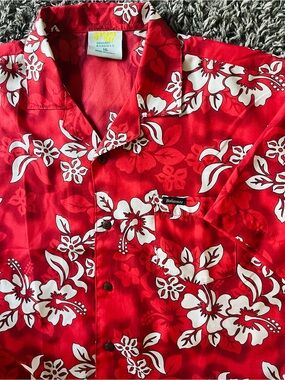 Banana Bay Bahamas Men’s red Hibiscus Hawaiian shirt L